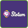 Slotum Kazino png emblemo PlayBestCasino.net estas sur ĉi tiu bildo.